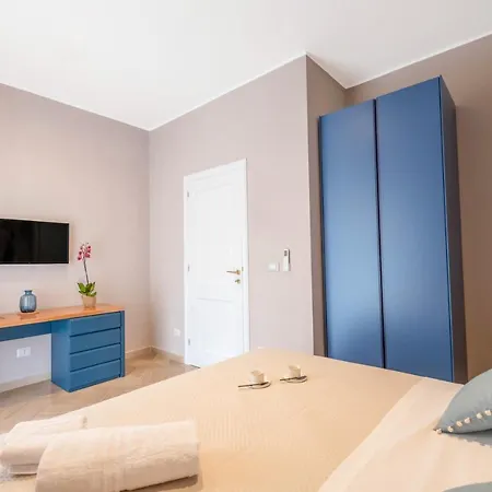 Gate - Luxury Bari